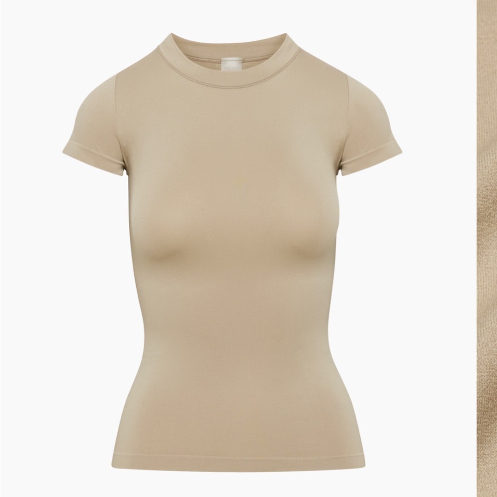 Sunday Best Aritizia smooth seamless willow hip Tshirt